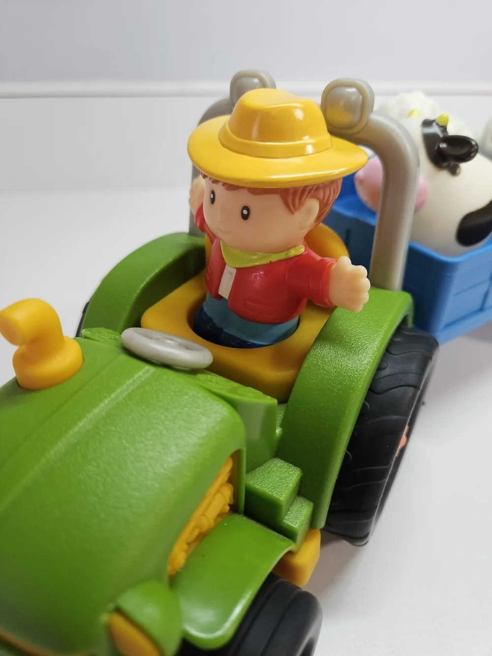 Battat Farming Fun Tractor 7 Pieces Lights and Sounds Toddler Toy Farm Sheep Cow